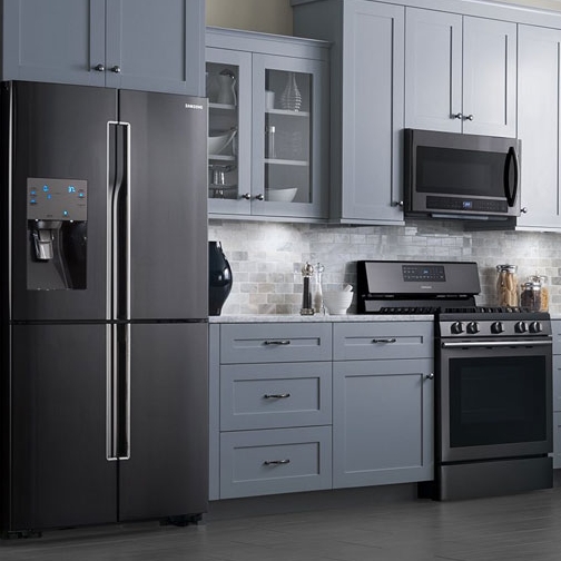 https://thecabinetdoctors.com/wp-content/uploads/2021/11/samsung-black-stainless-steel-appliances-13.jpeg